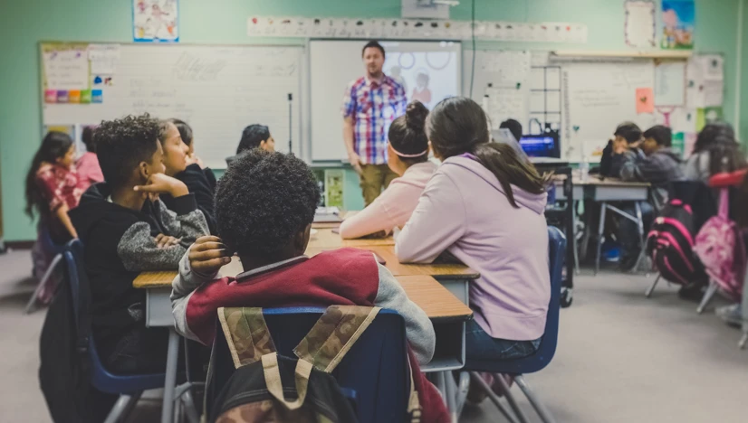 „Warum sagt einem das niemand?“ Pluralität und Reflexivität für die schulische (sozio-)ökonomische Bildung